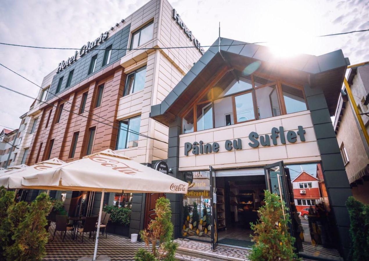 Hotel Glaris Tirgu Frumos エクステリア 写真