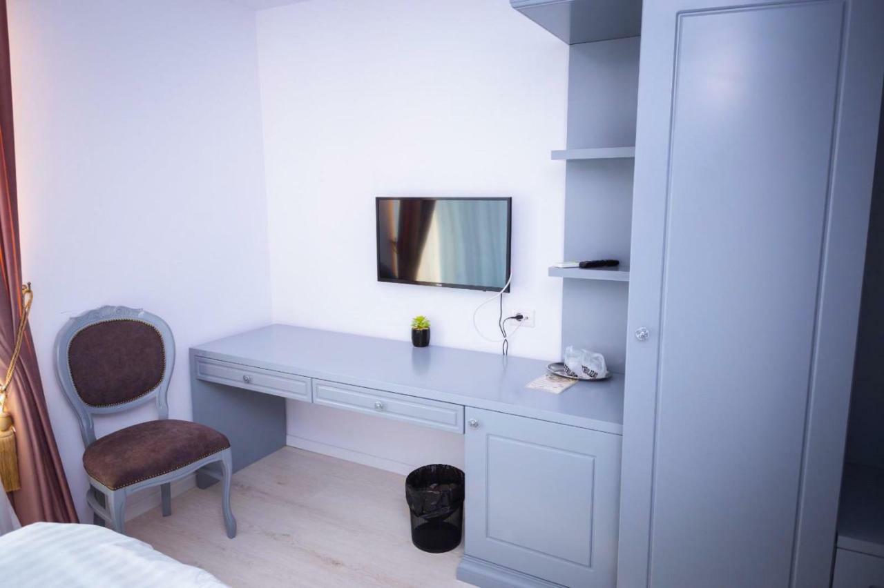 Hotel Glaris Tirgu Frumos エクステリア 写真