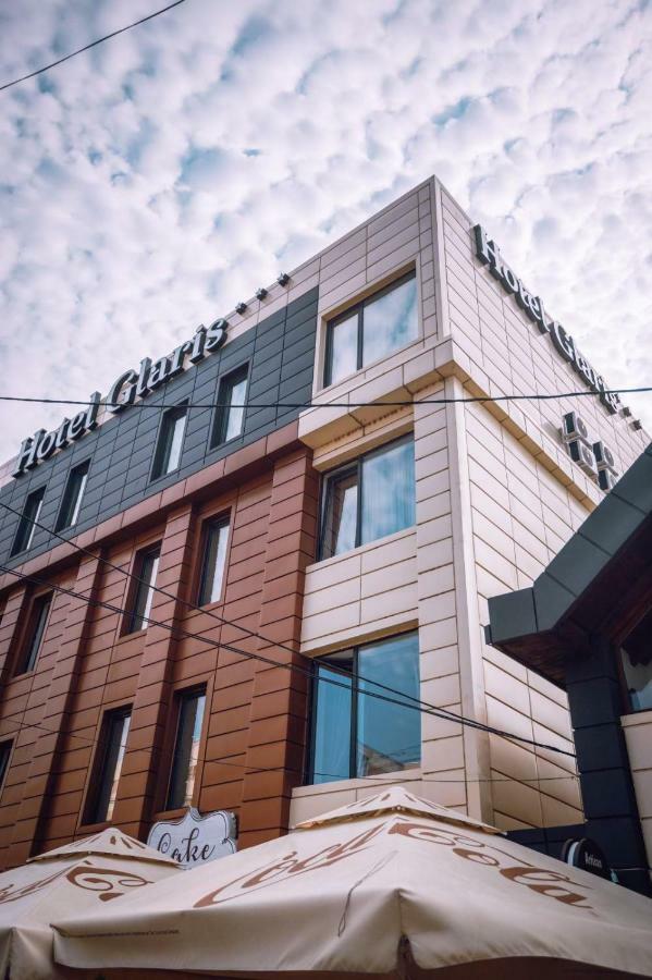 Hotel Glaris Tirgu Frumos エクステリア 写真