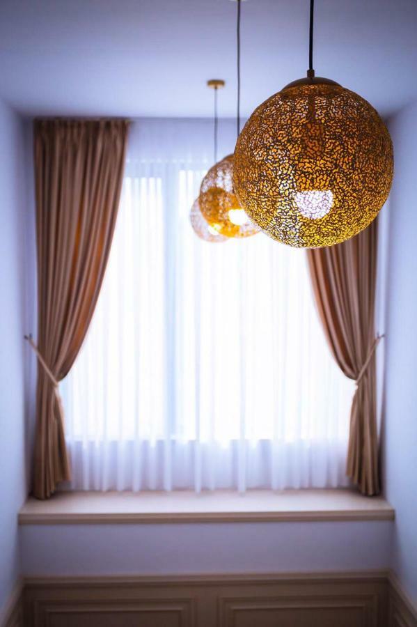 Hotel Glaris Tirgu Frumos エクステリア 写真