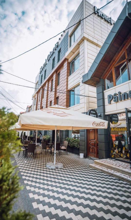 Hotel Glaris Tirgu Frumos エクステリア 写真
